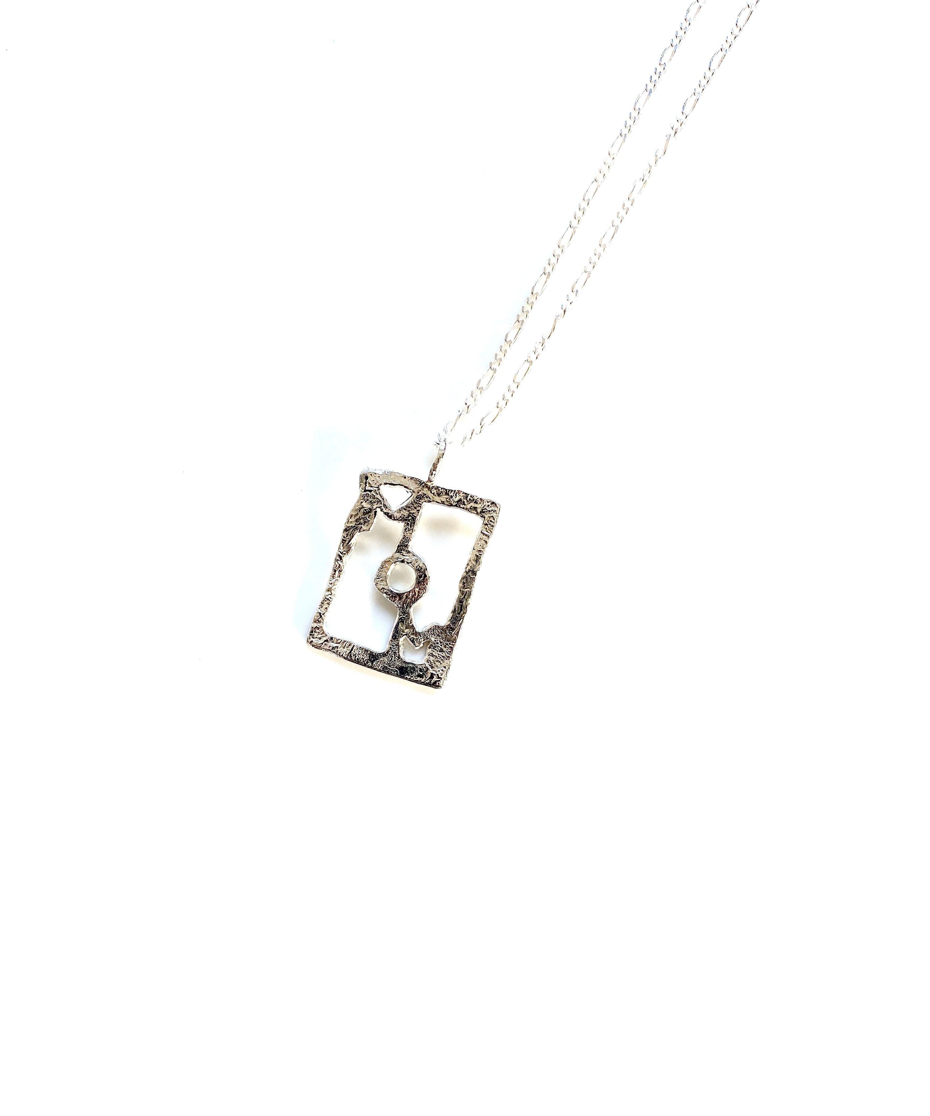 MOM necklace