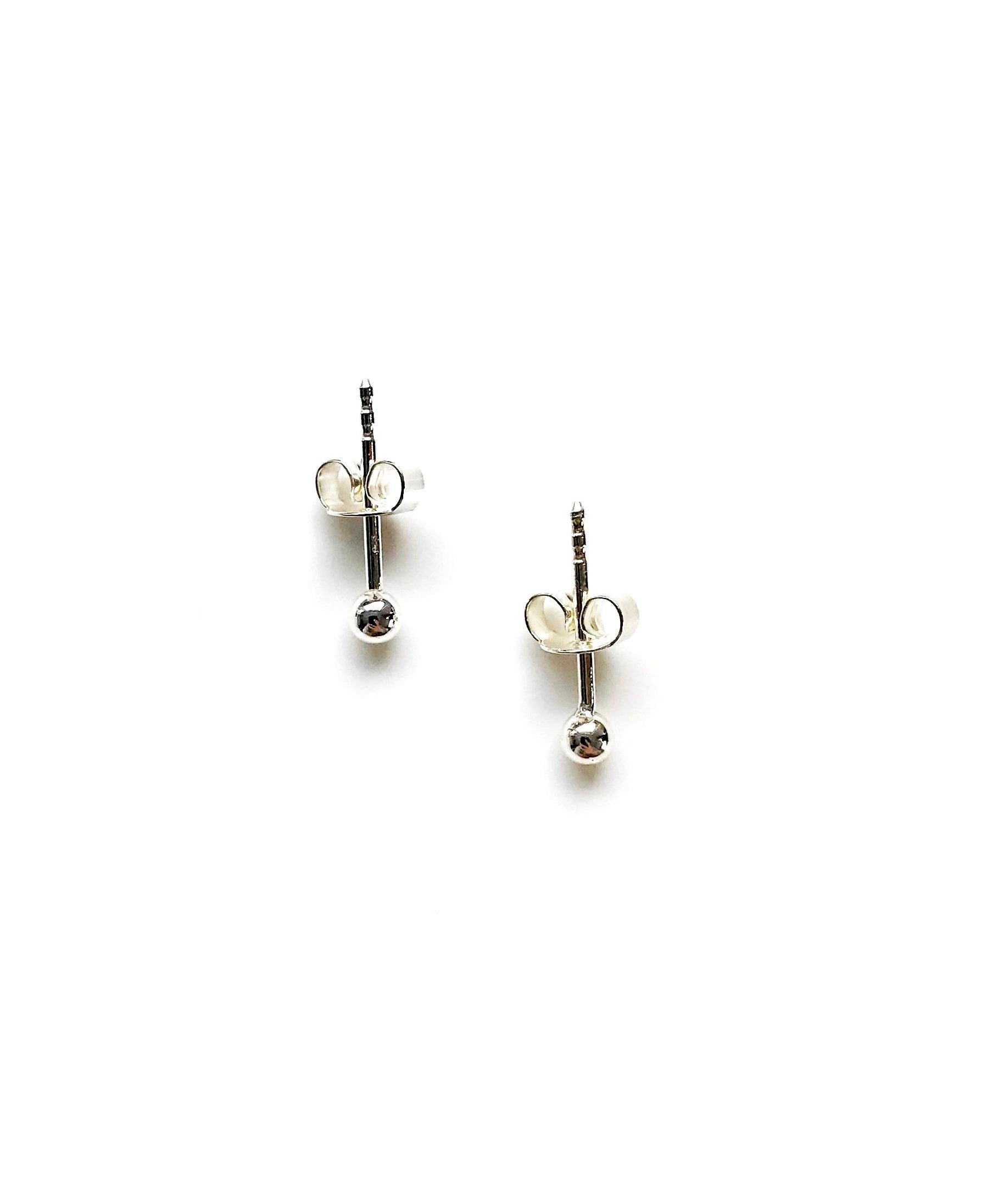 Dot earring